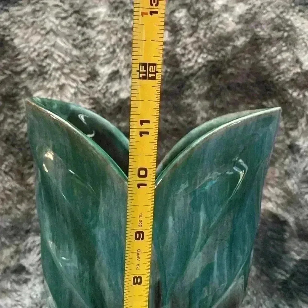 Vintage Blue Mountain Pottery BMP Large Open Leaf  Style Vase, Green Glaze - Picture 14 of 16